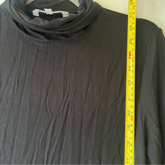 Cleo Black Long Sleeve Lightweight Turtleneck Top M Soft Stretch Rayon Blend - Picture 5 of 10
